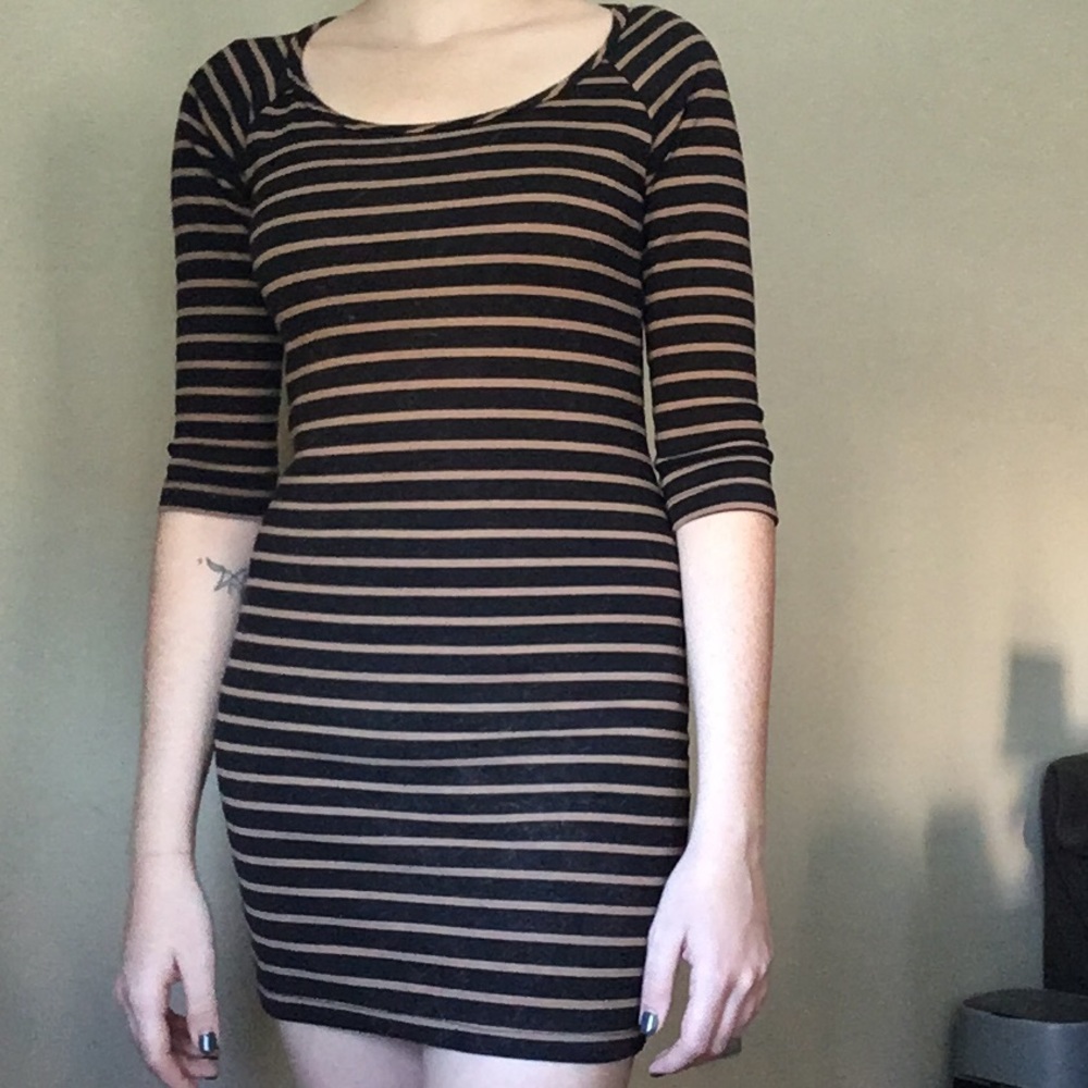 Body-con 3/4 length sleeve dress